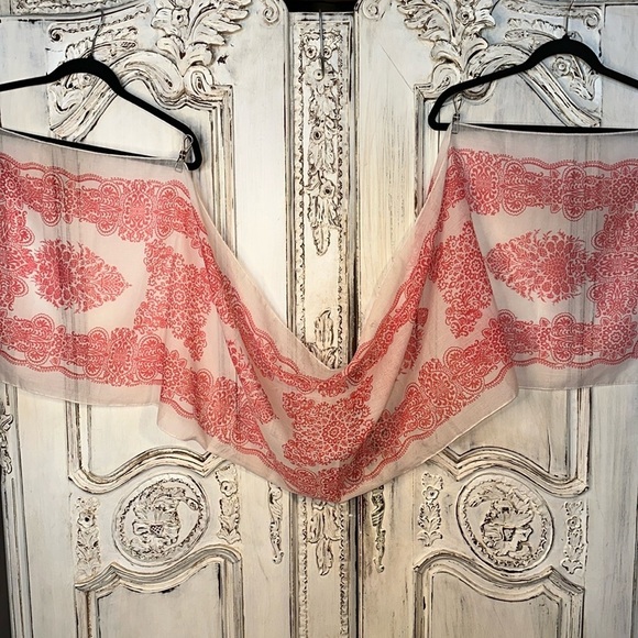 Lovely Lightweight Muslin Patterned Rectangle Versatile Scarf - Picture 2 of 4